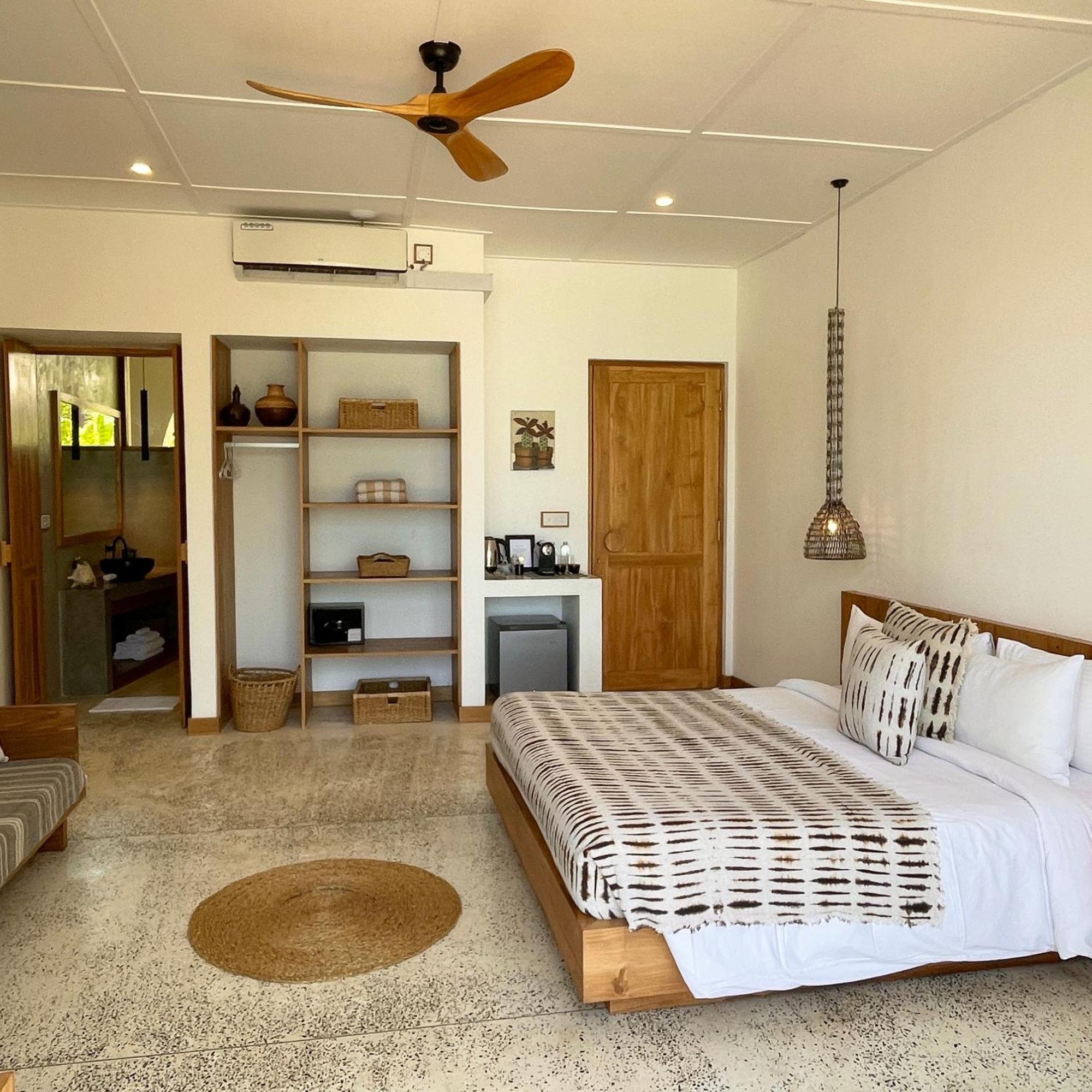 La Playa Beach Club Dikwella Bagian luar foto